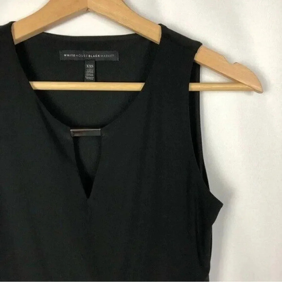 White House Black Market WHBM Black Gold Bar Ruffle Hem Sleeveless Blouse XXS - Picture 3 of 3